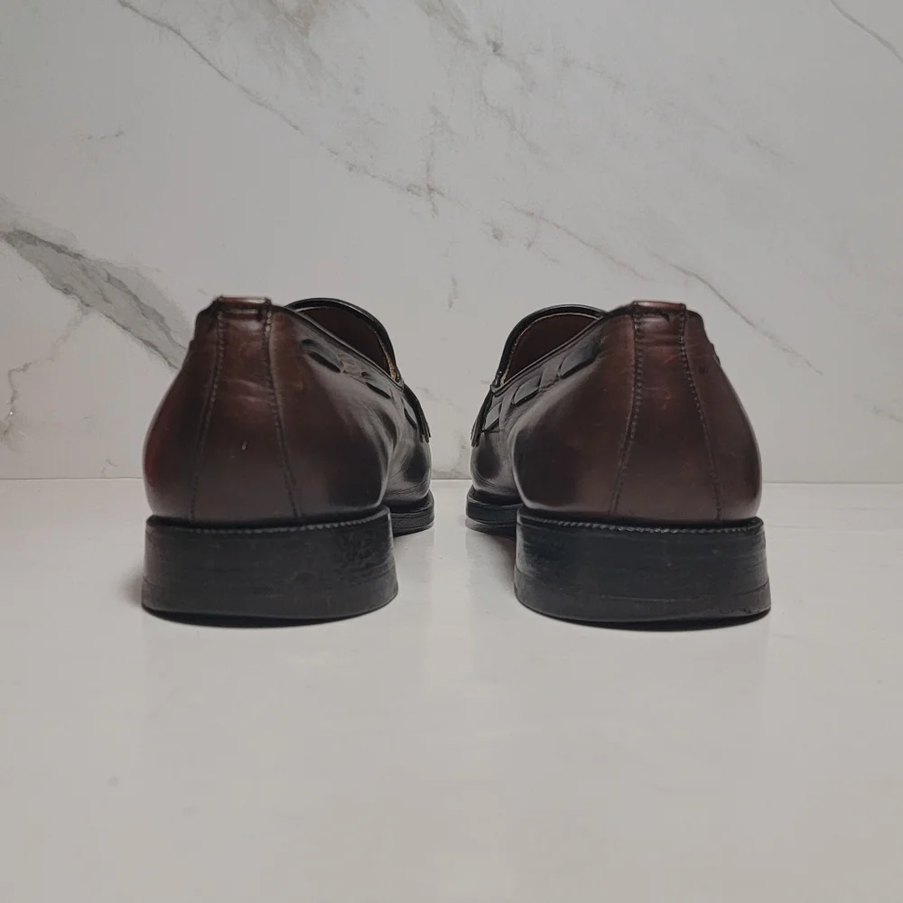 Men's Almond Toe kilt tasell leather loafers Size 11